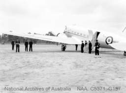 Steps Party & security police on A65-90 at Albany WA.jpg